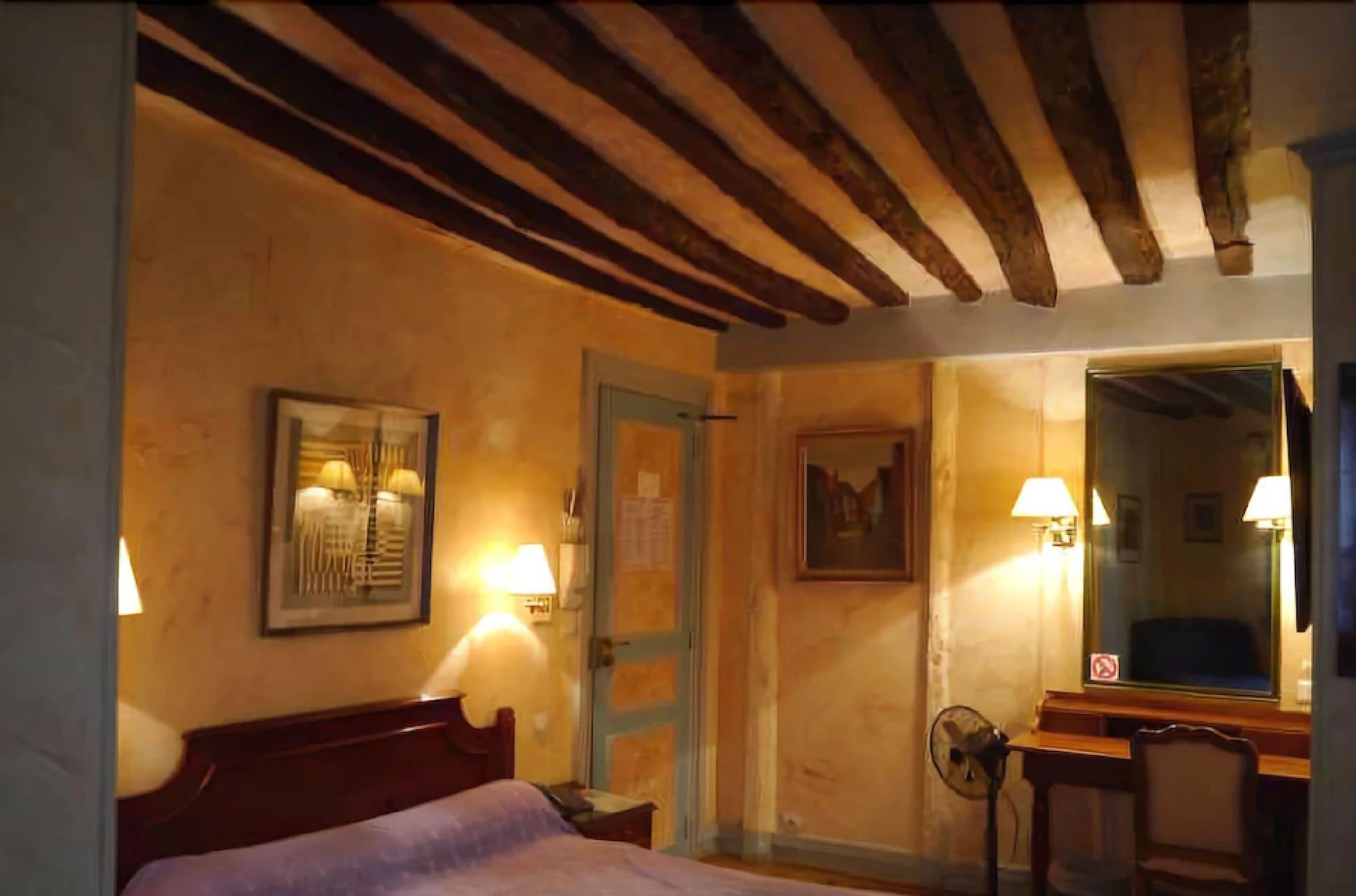 Hotel Les Degres De Notre Dame ปารีส ภายนอก รูปภาพ