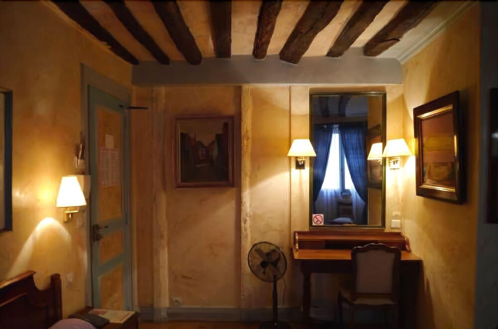 Hotel Les Degres De Notre Dame ปารีส ภายนอก รูปภาพ