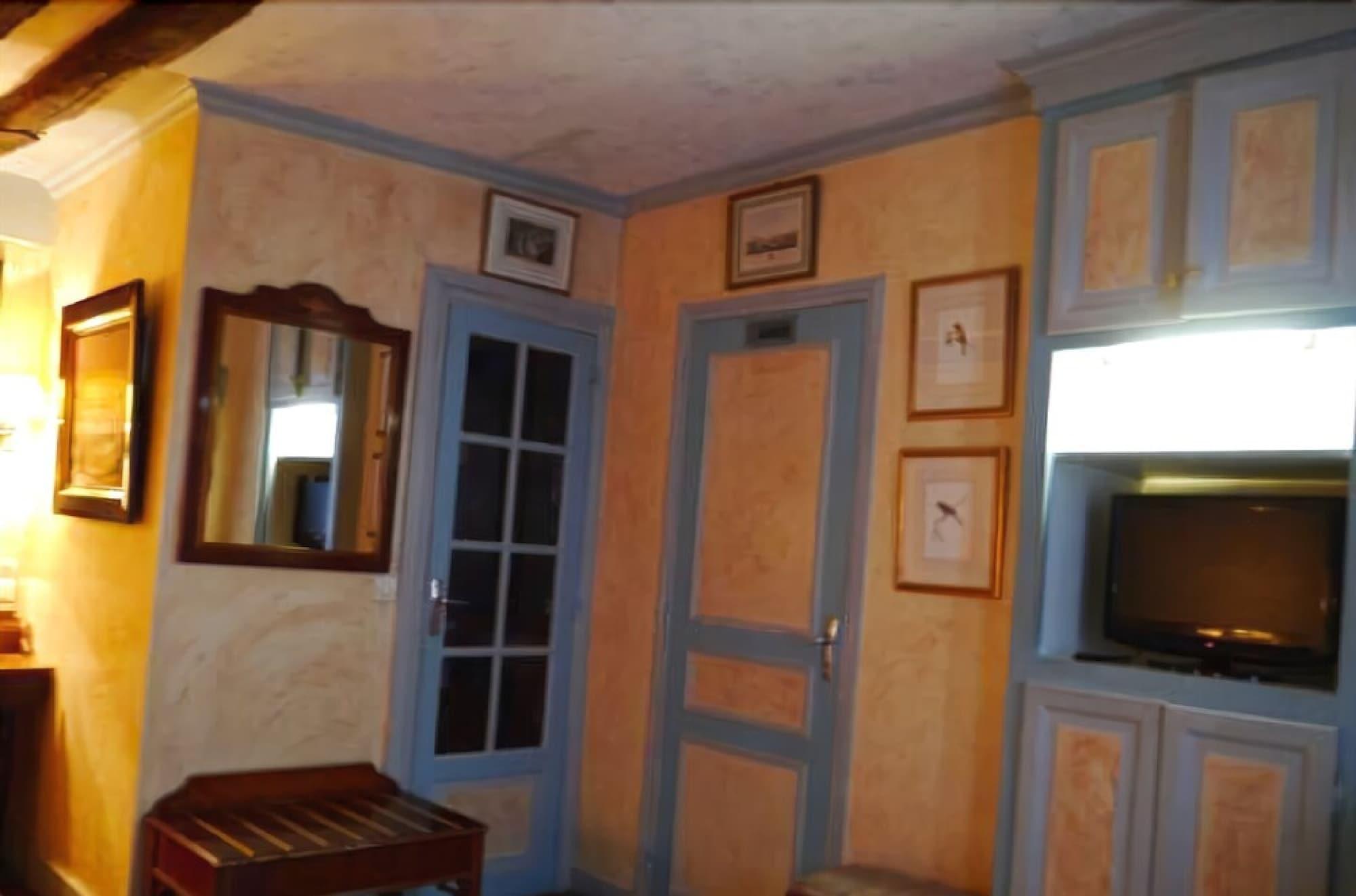 Hotel Les Degres De Notre Dame ปารีส ภายนอก รูปภาพ