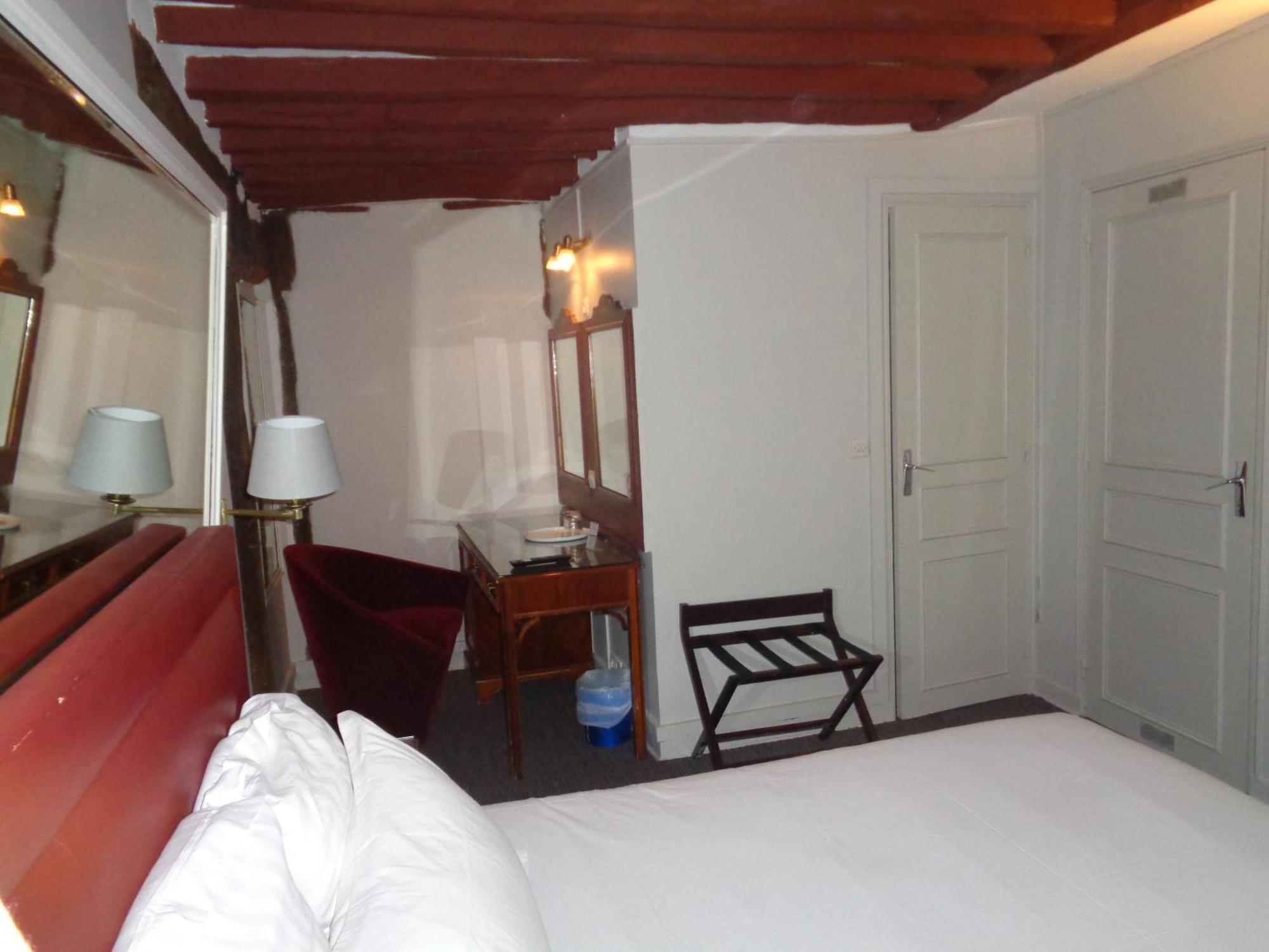 Hotel Les Degres De Notre Dame ปารีส ภายนอก รูปภาพ