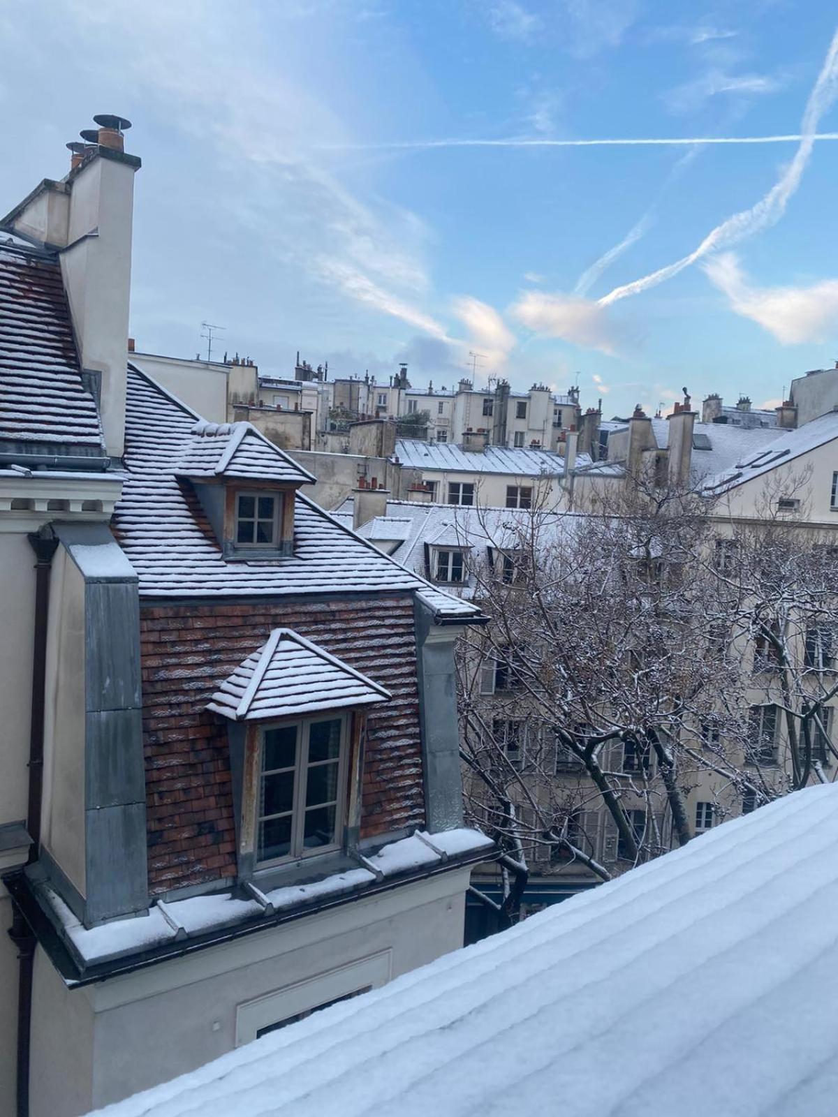 Hotel Les Degres De Notre Dame ปารีส ภายนอก รูปภาพ
