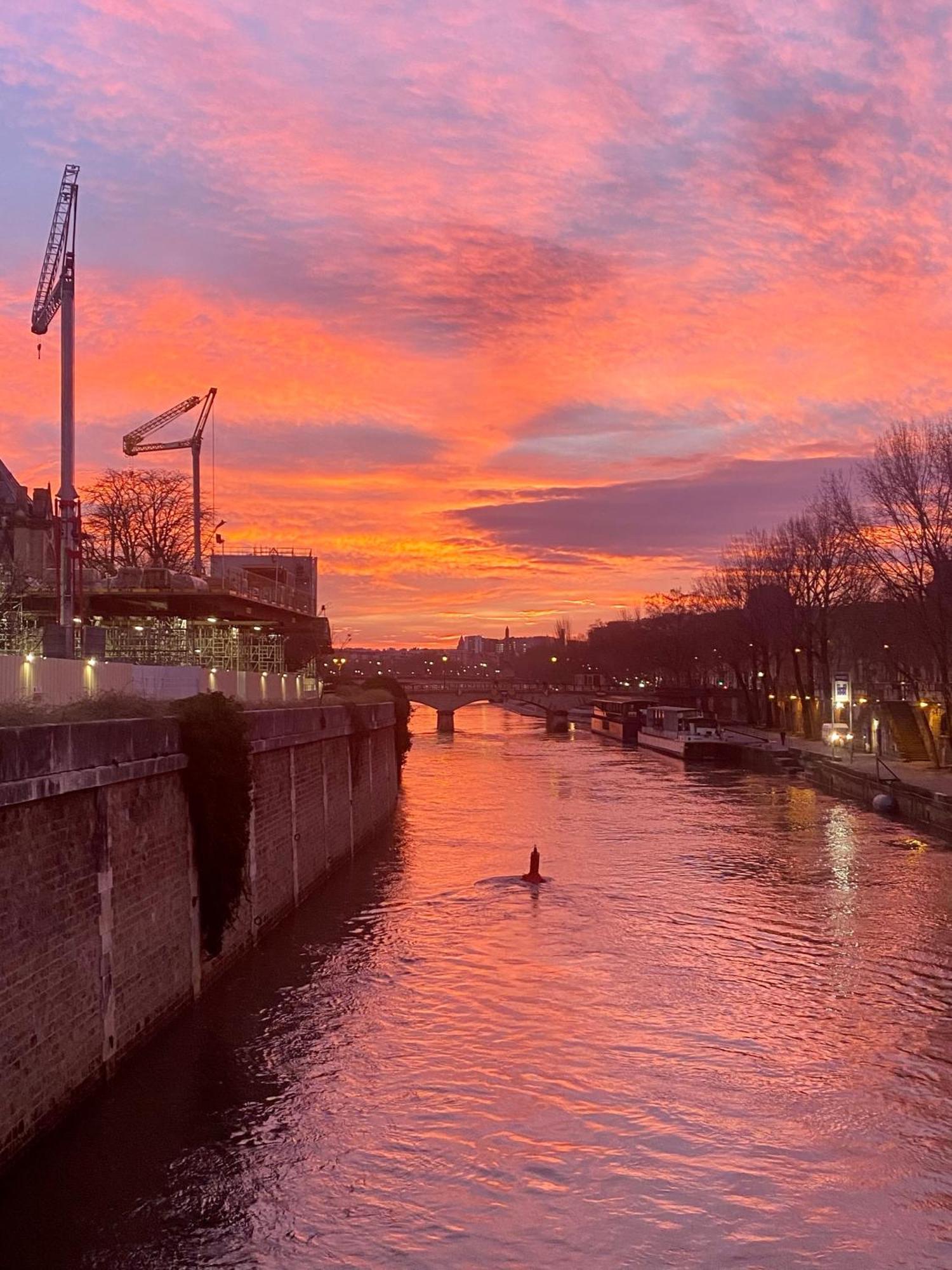 Hotel Les Degres De Notre Dame ปารีส ภายนอก รูปภาพ