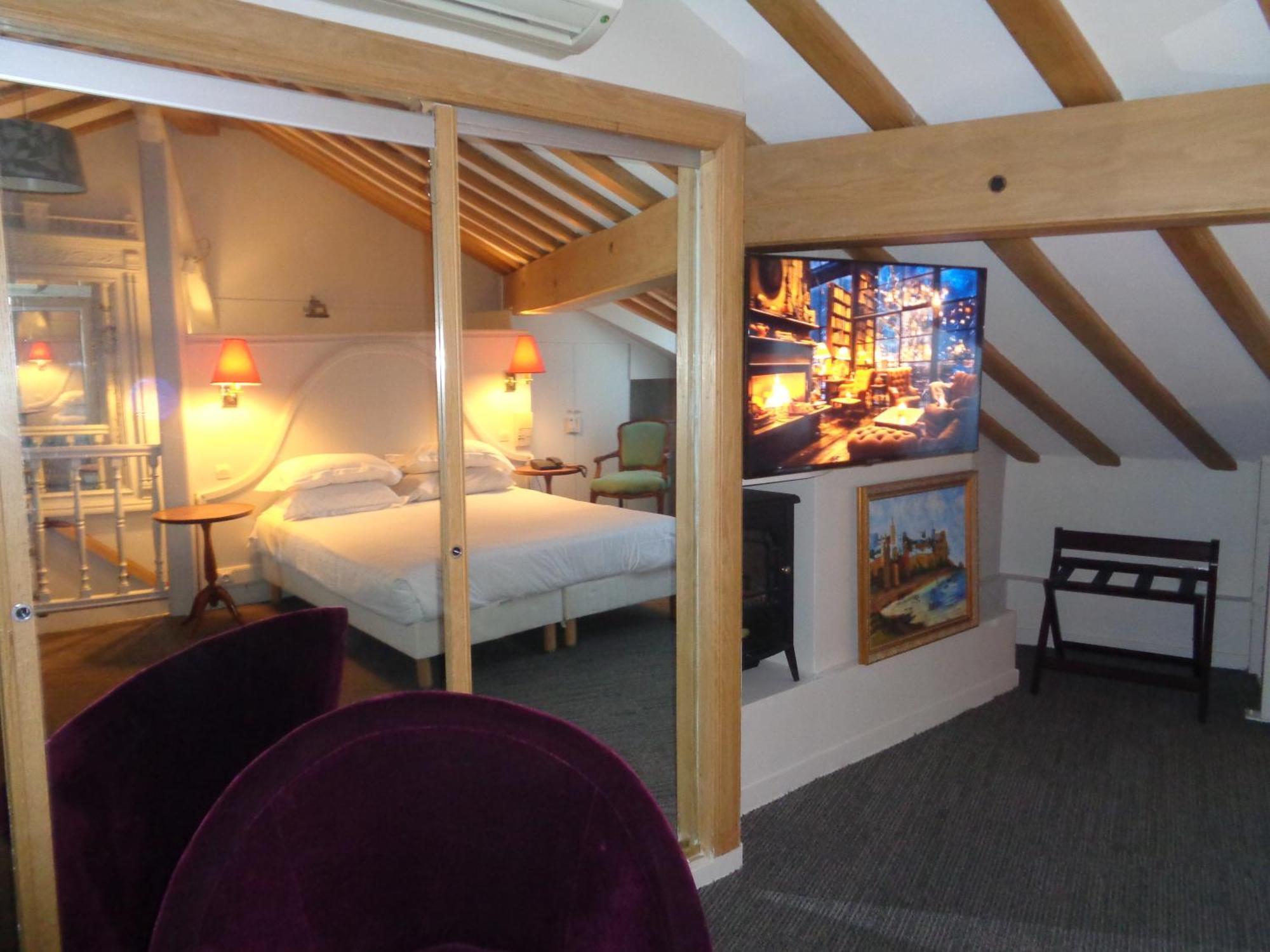 Hotel Les Degres De Notre Dame ปารีส ภายนอก รูปภาพ